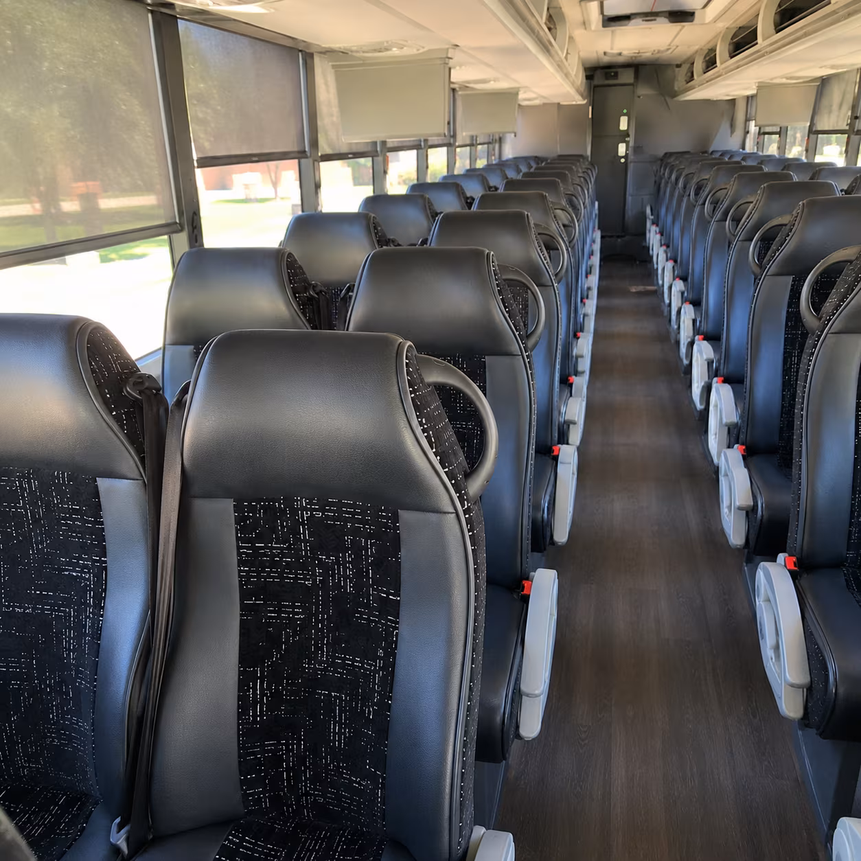 book group transportation for your next airport transfer 4