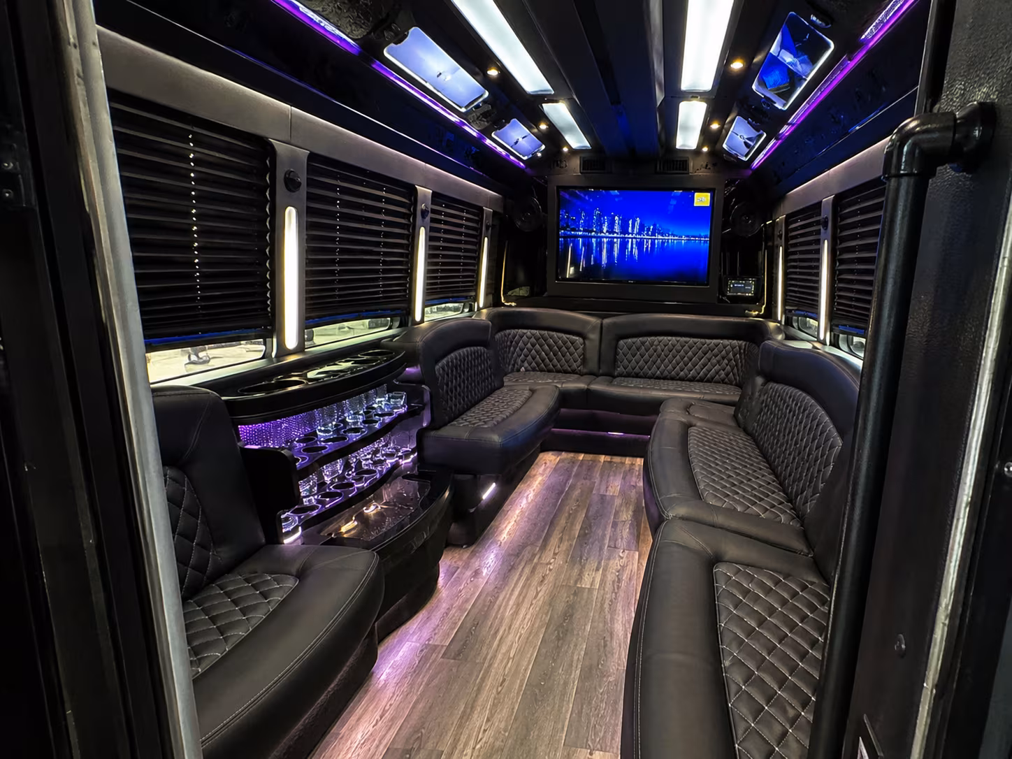 bus rentals for trade shows and corporate travel to new york city