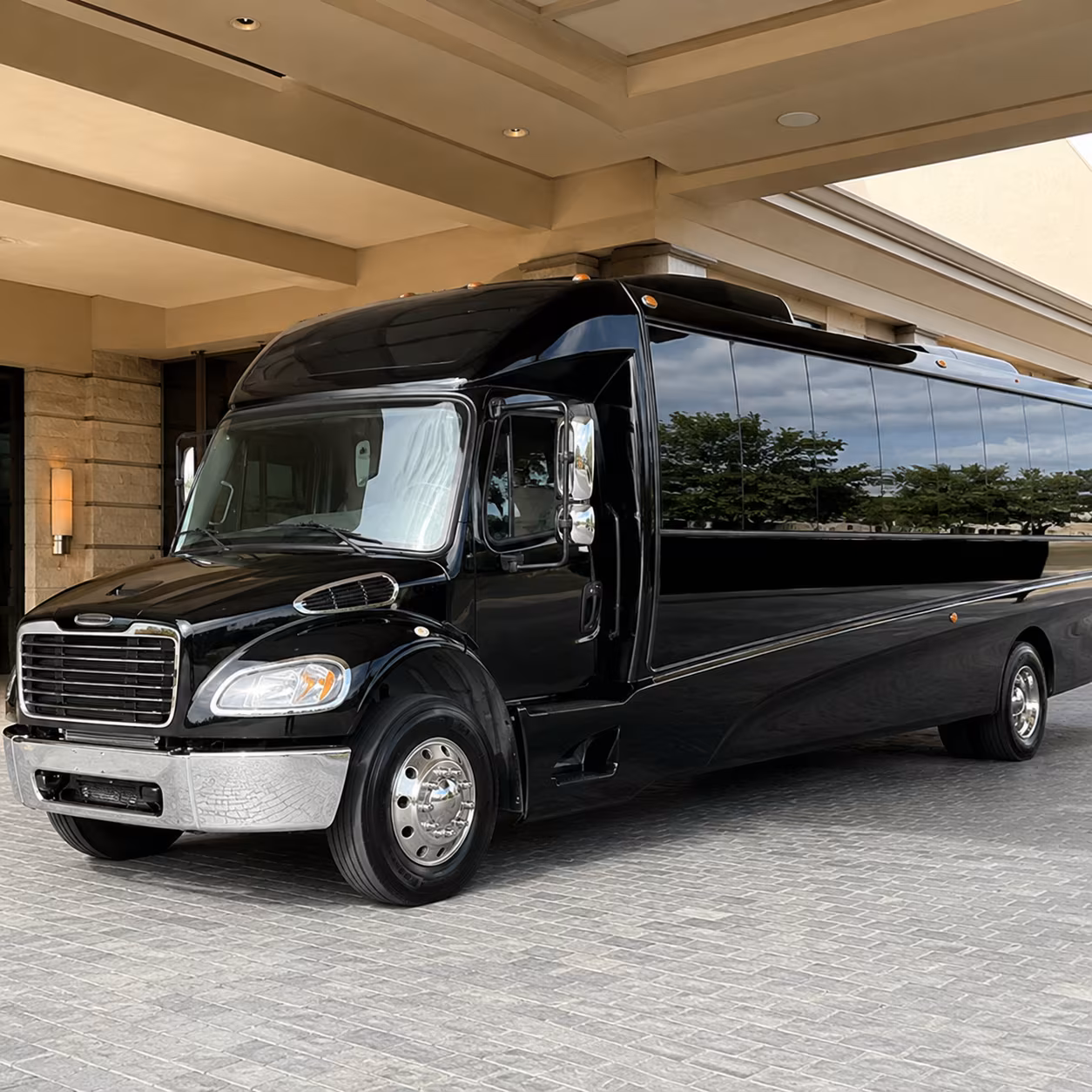 new rochelle 18 passenger minibus