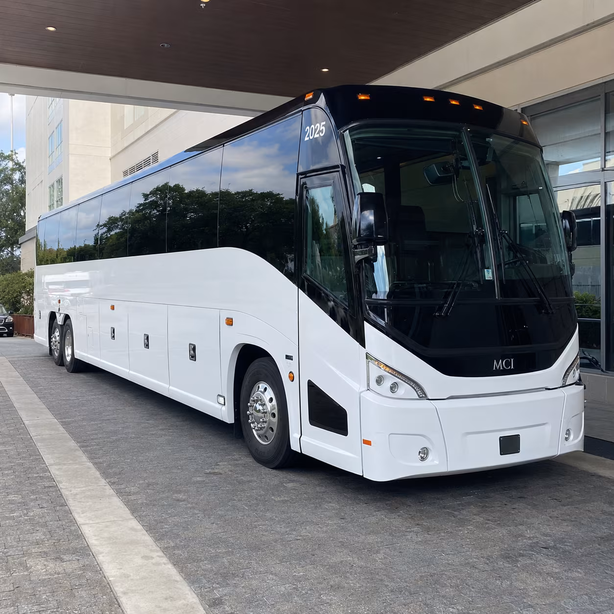 new rochelle 54 passenger charter bus