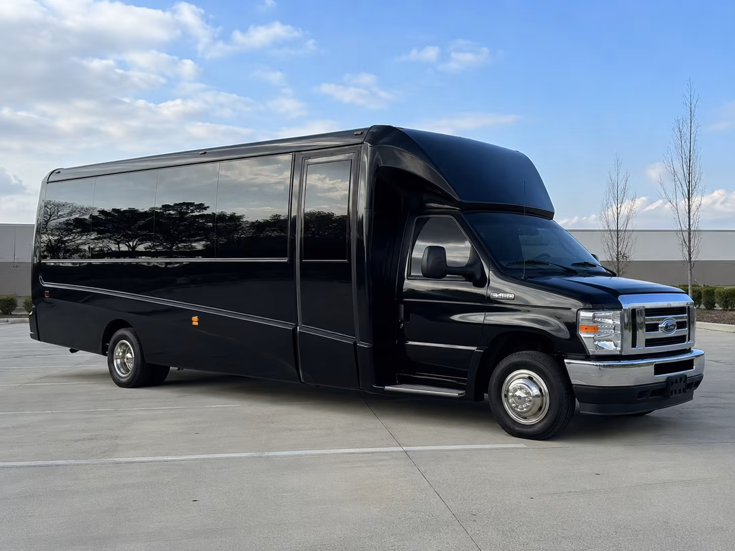 shuttle buses between new rochelle hotels and convention venues